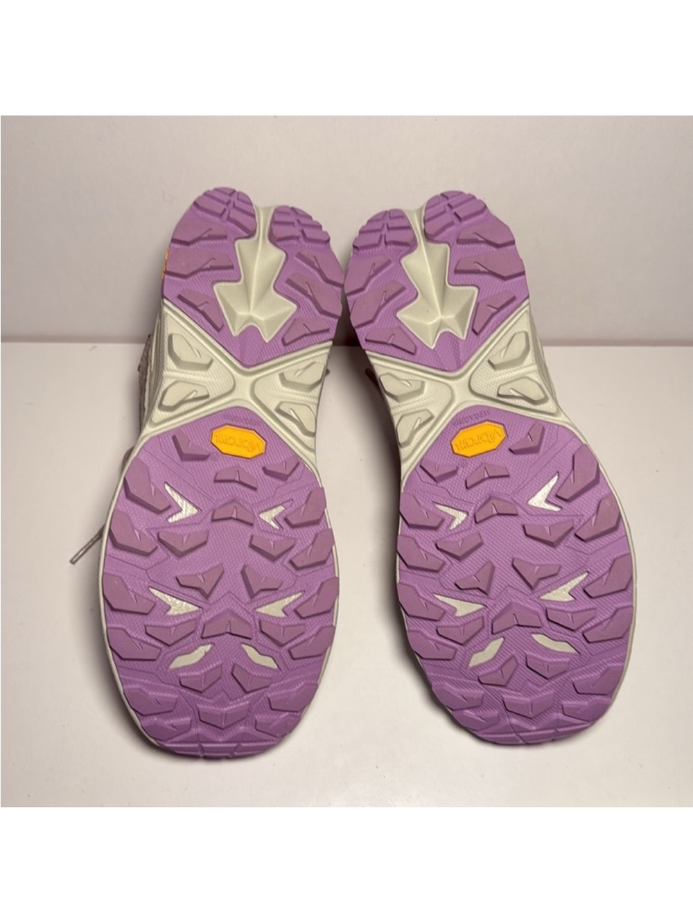 Hoka Anacapa 2 size 9 women wore once - Picture 3 of 4